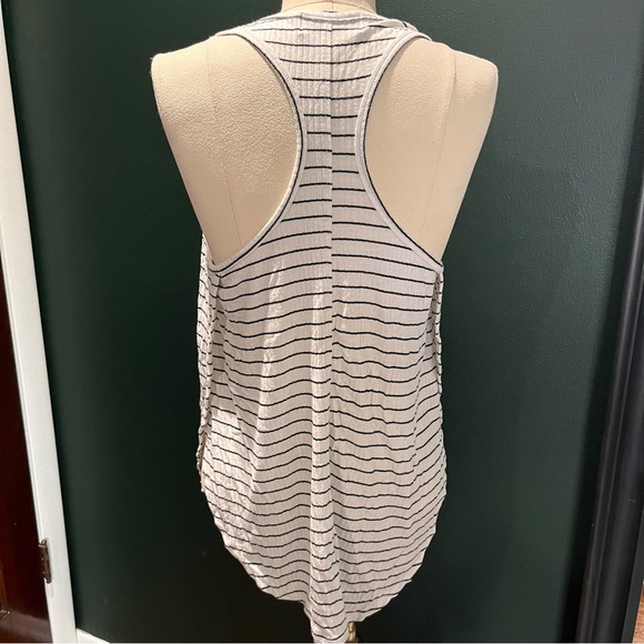 Francesca’s Tank - Picture 3 of 4